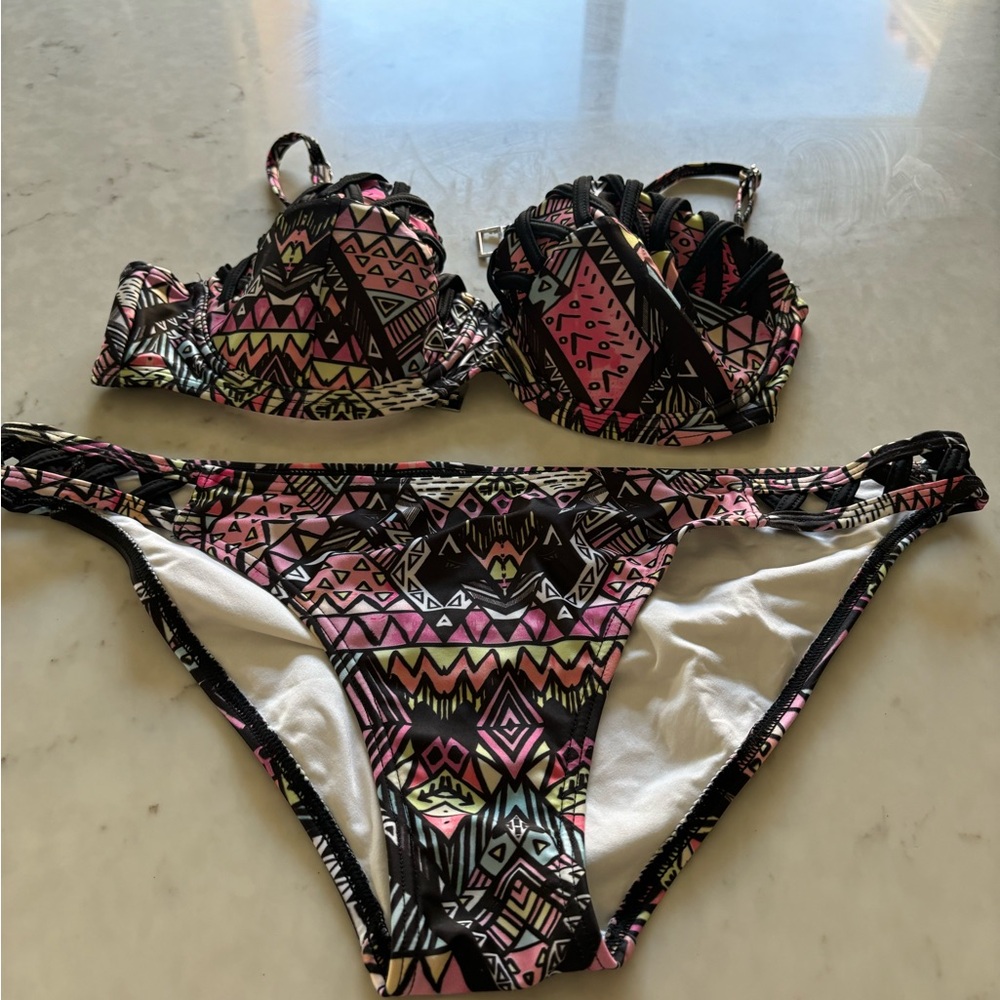 New Without Tags Minkpink Bikini Set Size Large - image 2